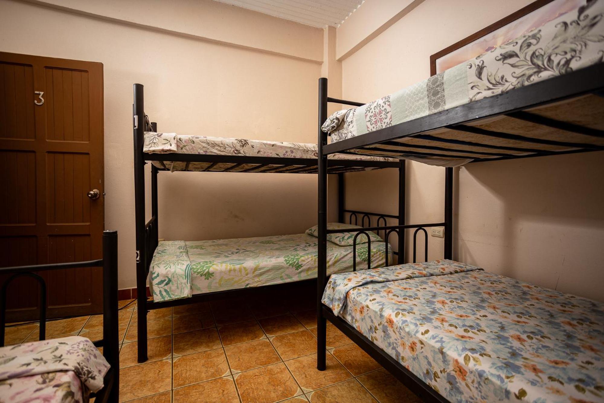 Manuel Antonio Hostel Dış mekan fotoğraf
