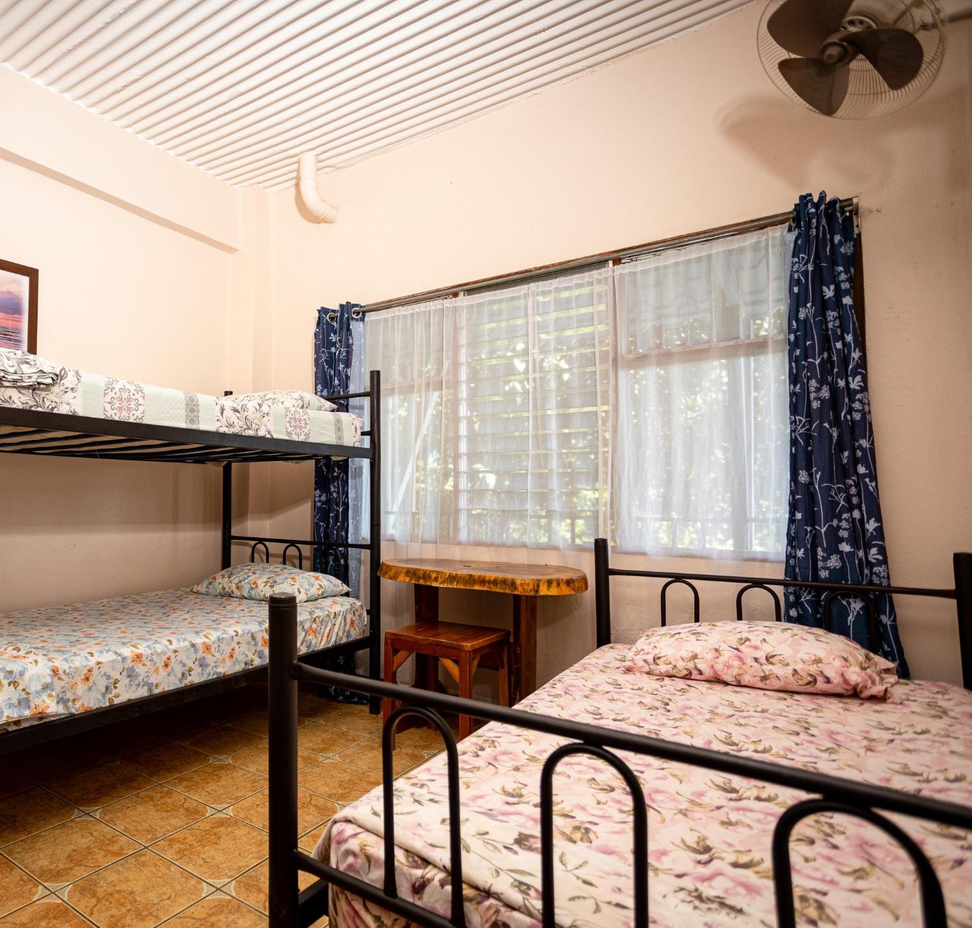 Manuel Antonio Hostel Dış mekan fotoğraf