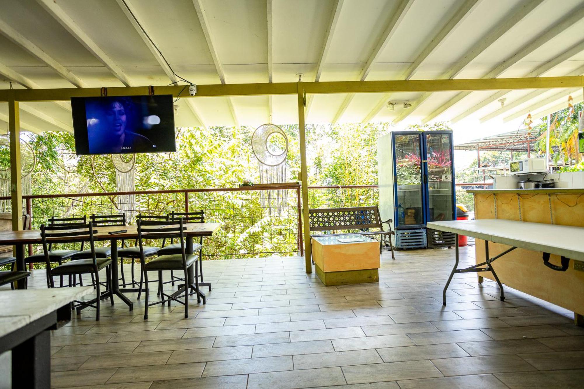 Manuel Antonio Hostel Dış mekan fotoğraf